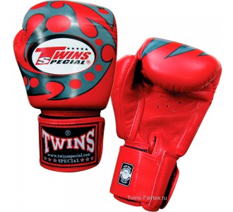 Боксерские перчатки Twins Special с рисунком (FBGV-32 red)